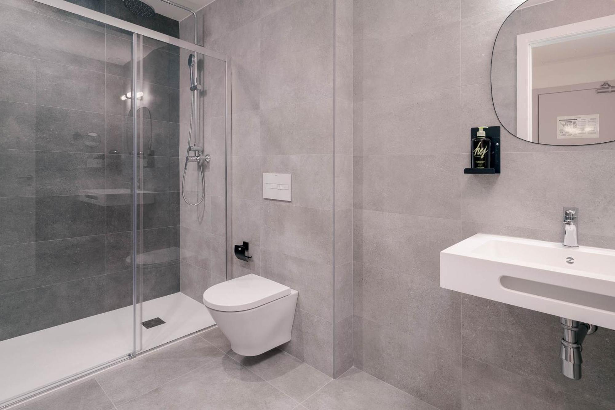 Limehome Valencia Carrer De Sant Jacint Exterior foto