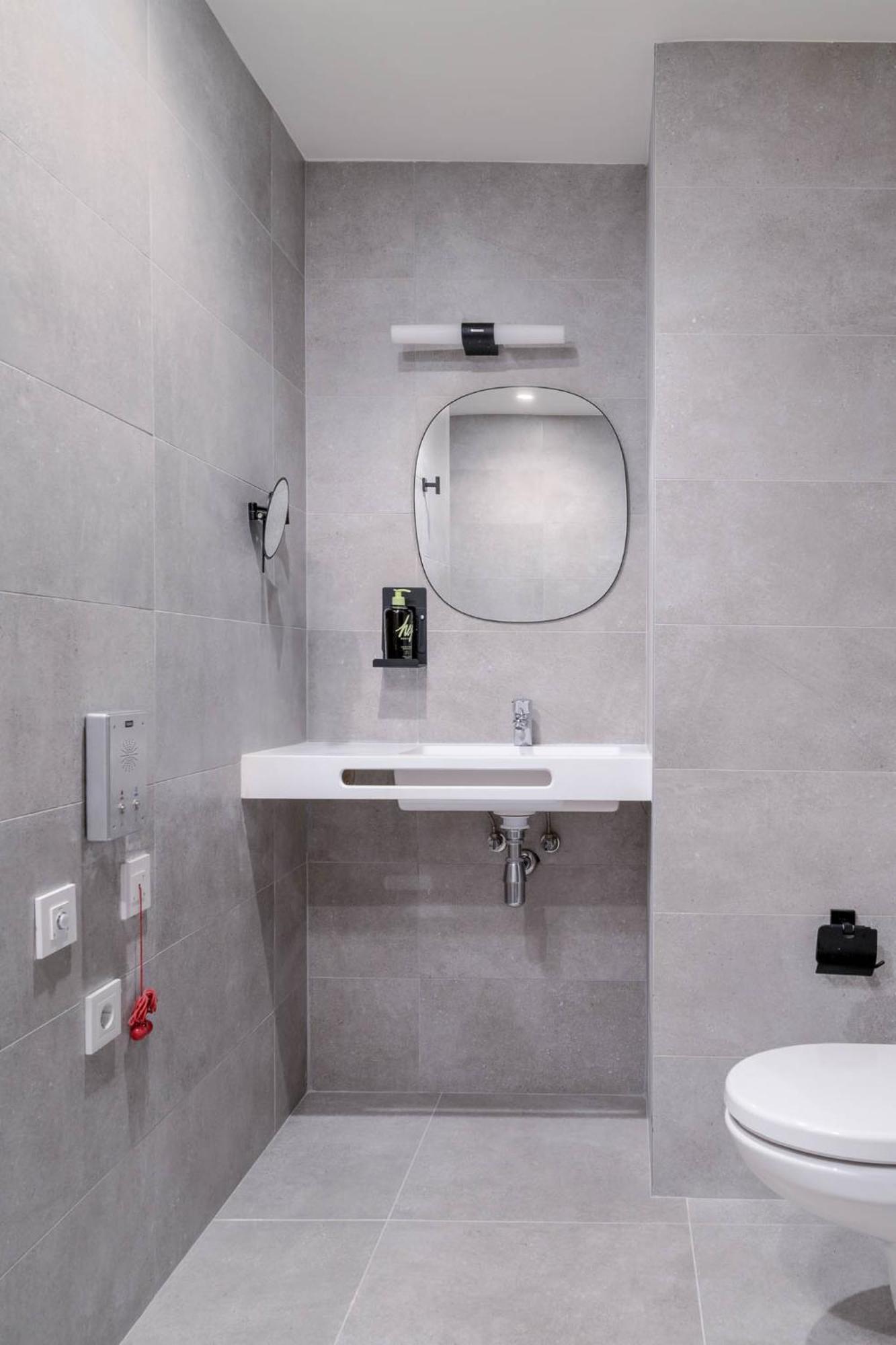 Limehome Valencia Carrer De Sant Jacint Exterior foto